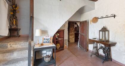 Finca 'Emilli' mit Bergblick, Wi-Fi und Klimaanlage