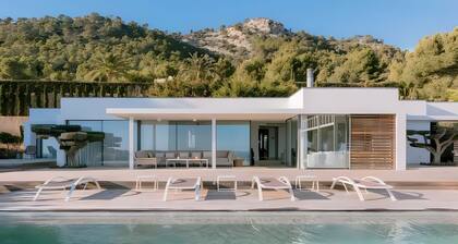 Casa Cayama with sea views, Wi-Fi and air conditioning