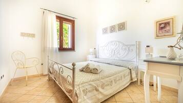 3 chambres, fer et planche à repasser, Wi-Fi gratuit, draps fournis