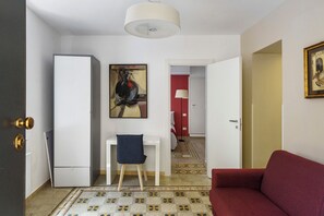 TV - Apartment 'Casa Mia Civico14' with Wi-Fi and Air Conditioning (Salerno)