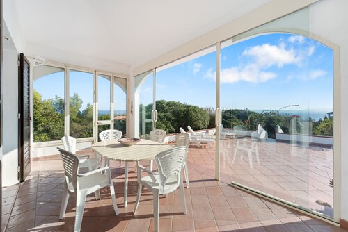 Apartment 'Carloforte' with Sea View, Private Terrace and Private Garden