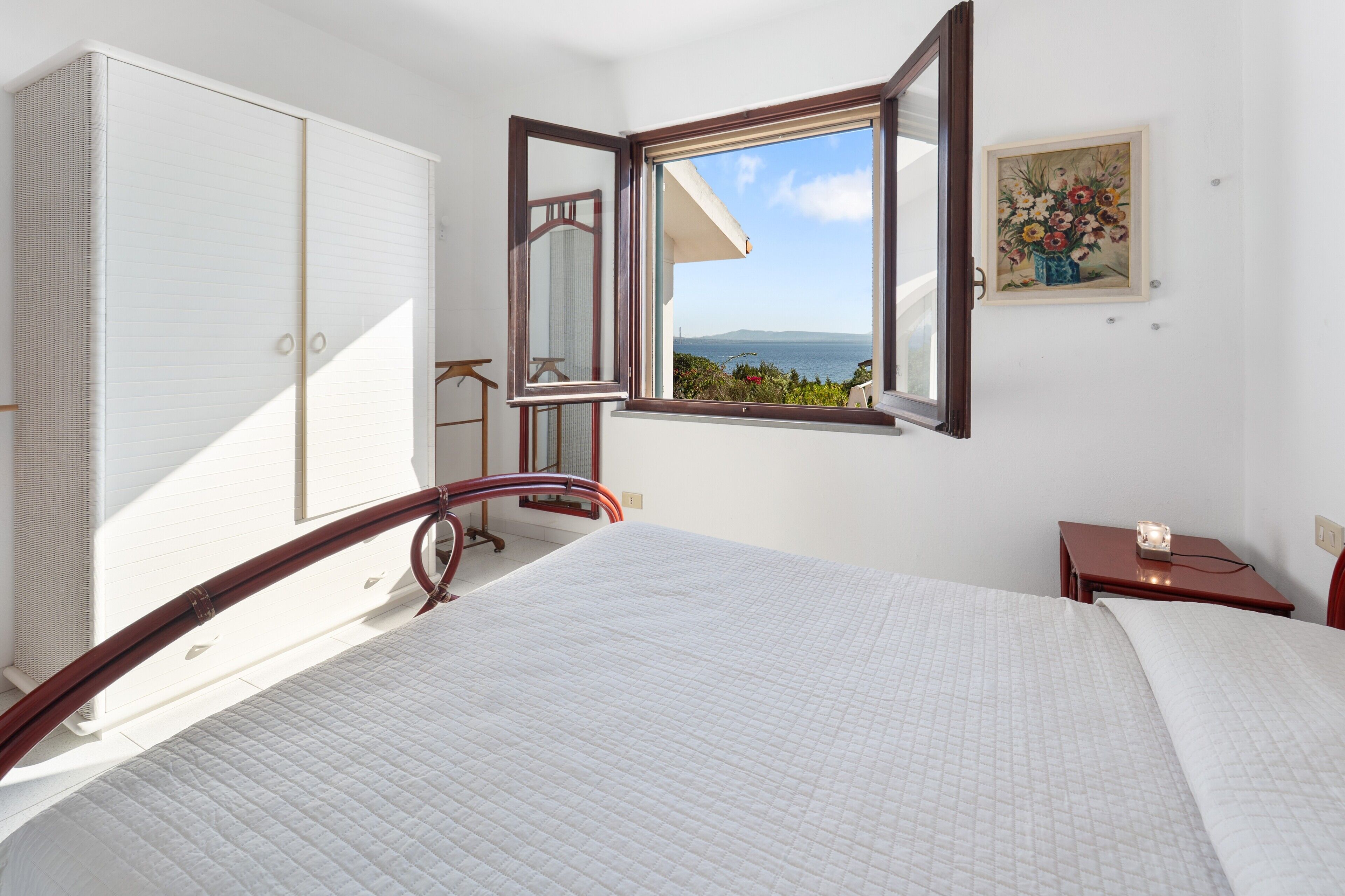 4 bedrooms, bed sheets