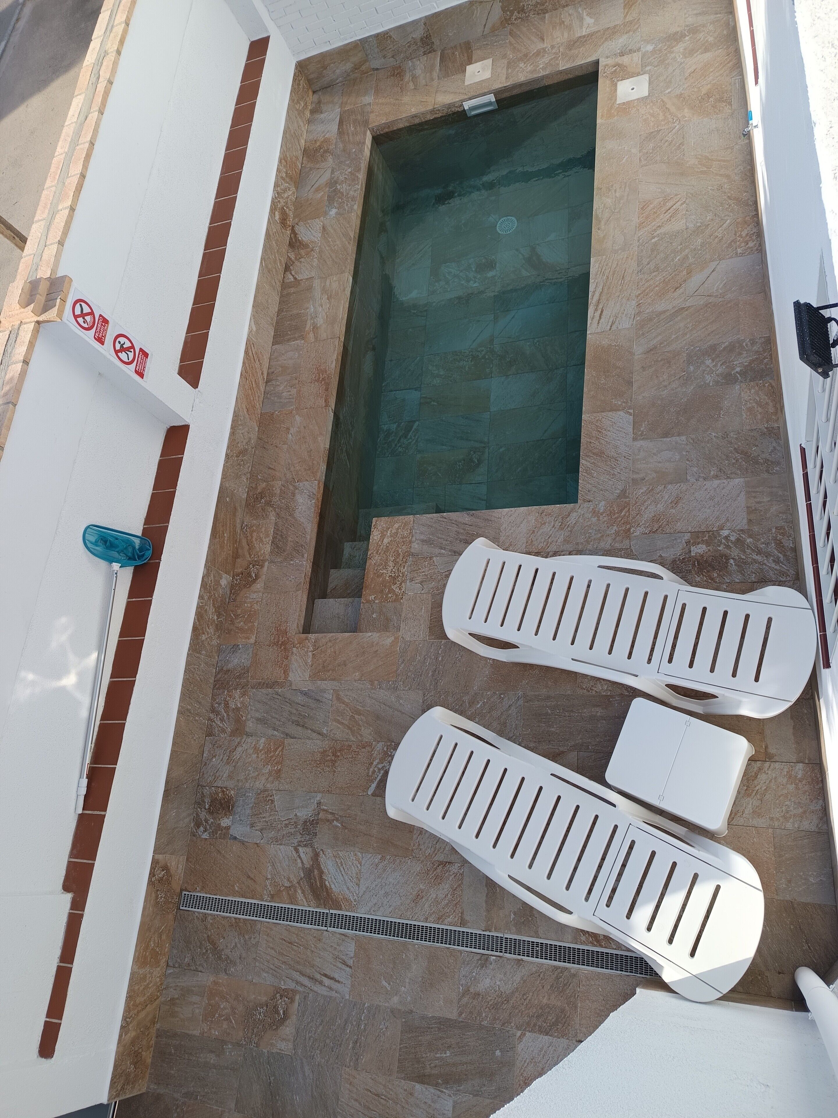 حمام سباحة