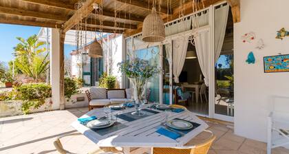Villa 'Deliziosa Patrizia A Otranto' with Sea View, Wi-Fi and Air Conditioning