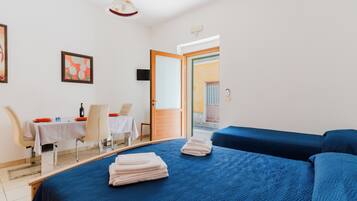 1 quarto, Wi-Fi de cortesia, roupa de cama