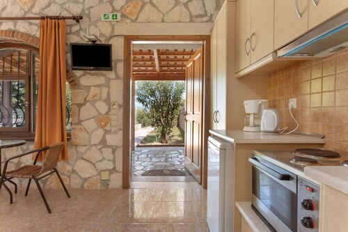 Villa 'Victoria' with Sea View, Wi-Fi and Air Conditioning