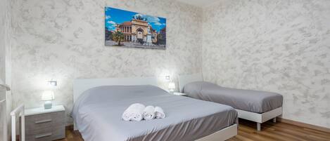 2 chambres, fer et planche à repasser, Wi-Fi gratuit, draps fournis