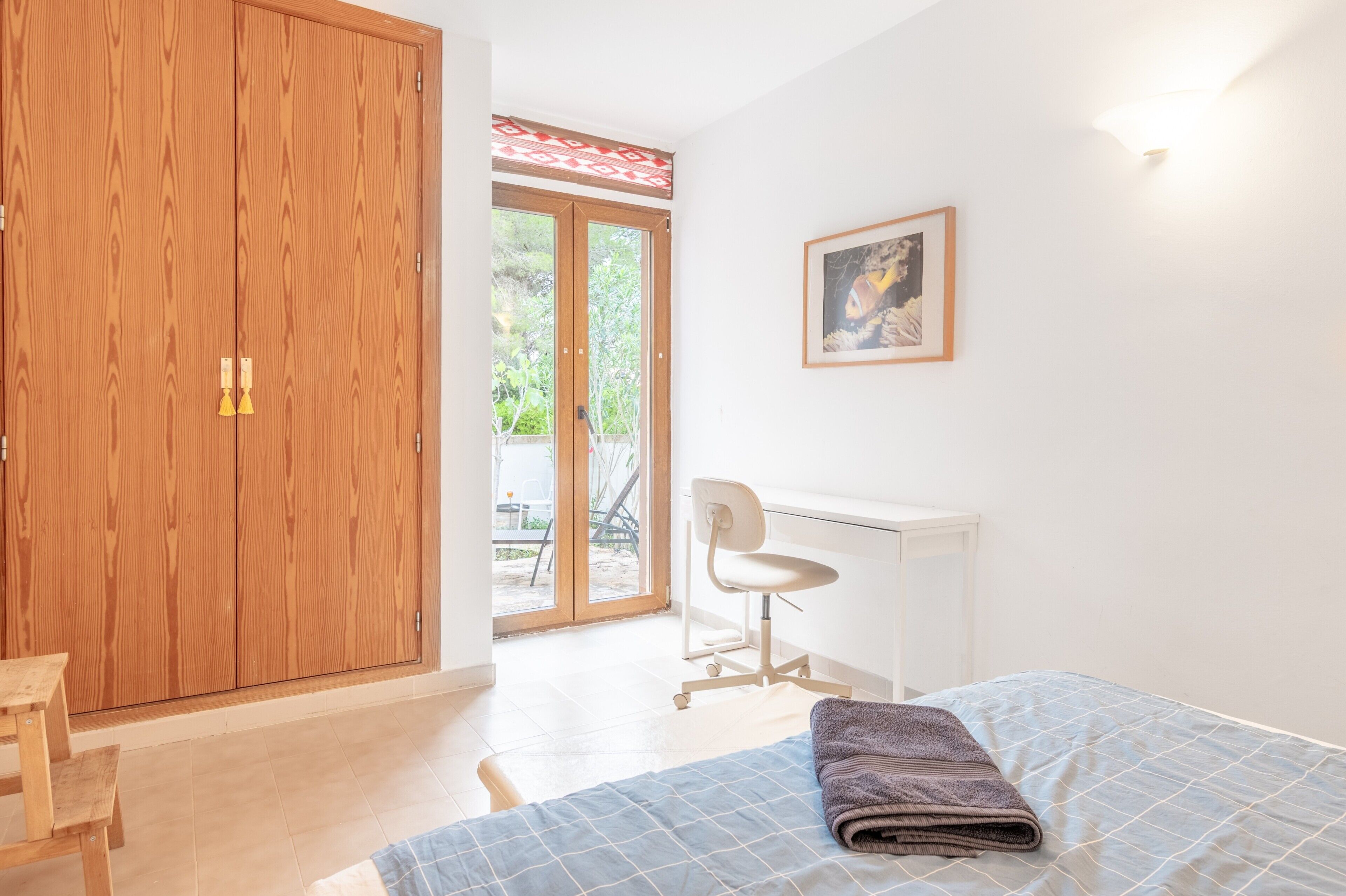 2 室のベッドルーム、アイロン / アイロン台、WiFi (無料)、ベッドシーツ