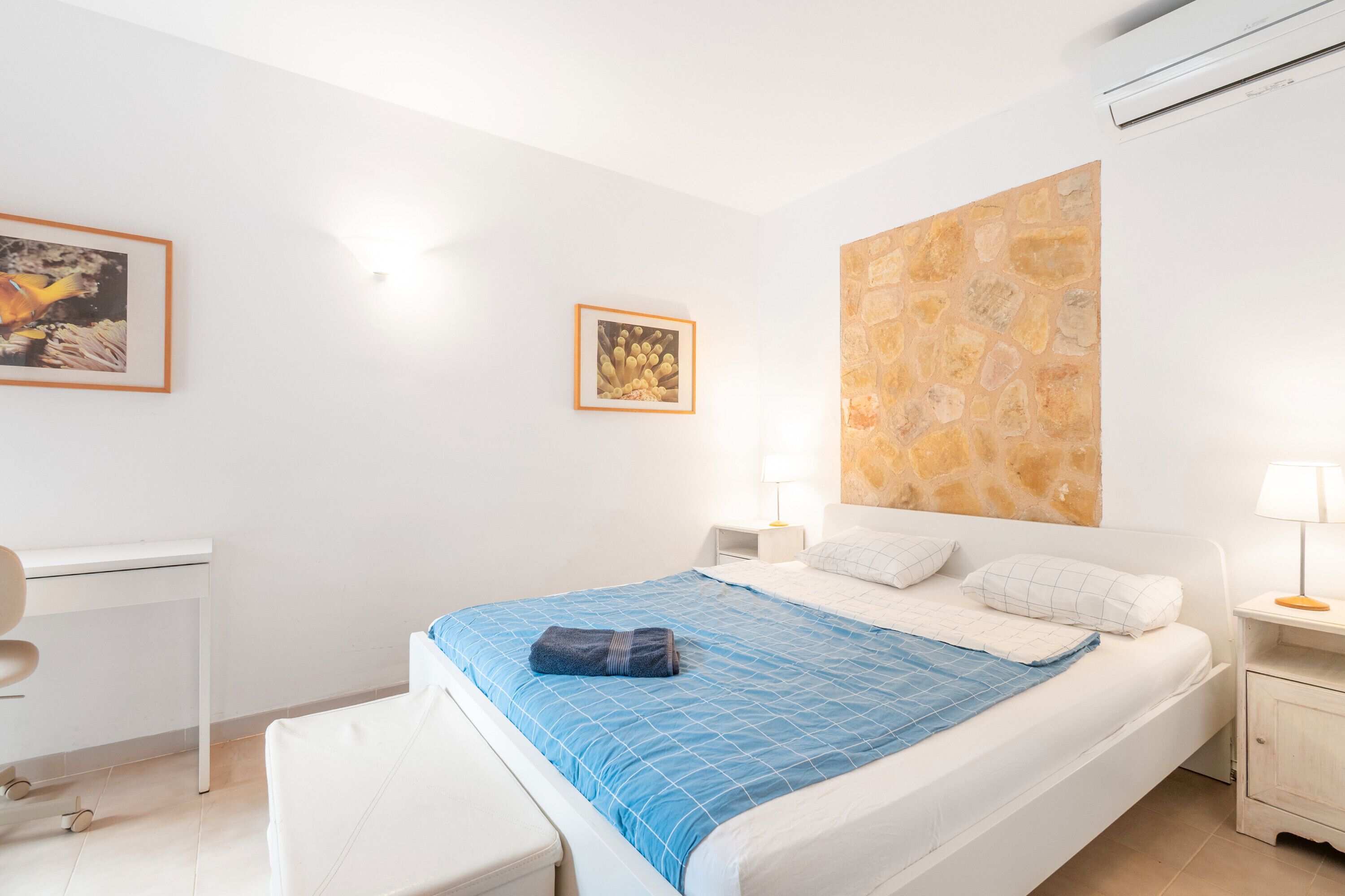 2 chambres, fer et planche à repasser, Wi-Fi gratuit, draps fournis