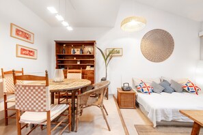 Dining - Casa Claper: Holiday Home with Shared Pool, Wi-Fi, and Air Conditioning (Unknown)