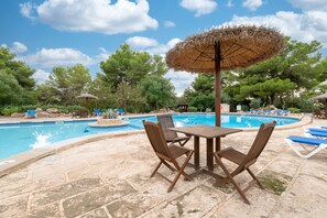 Pool - Casa Claper: Holiday Home with Shared Pool, Wi-Fi, and Air Conditioning (Unknown)