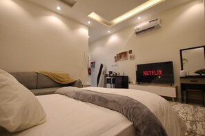 1 bedroom, iron/ironing board, WiFi