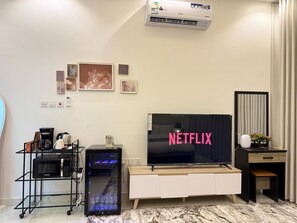 Enjoy a comfortable stay with a flat-screen TV, coffee maker, and microwave at your fingertips.