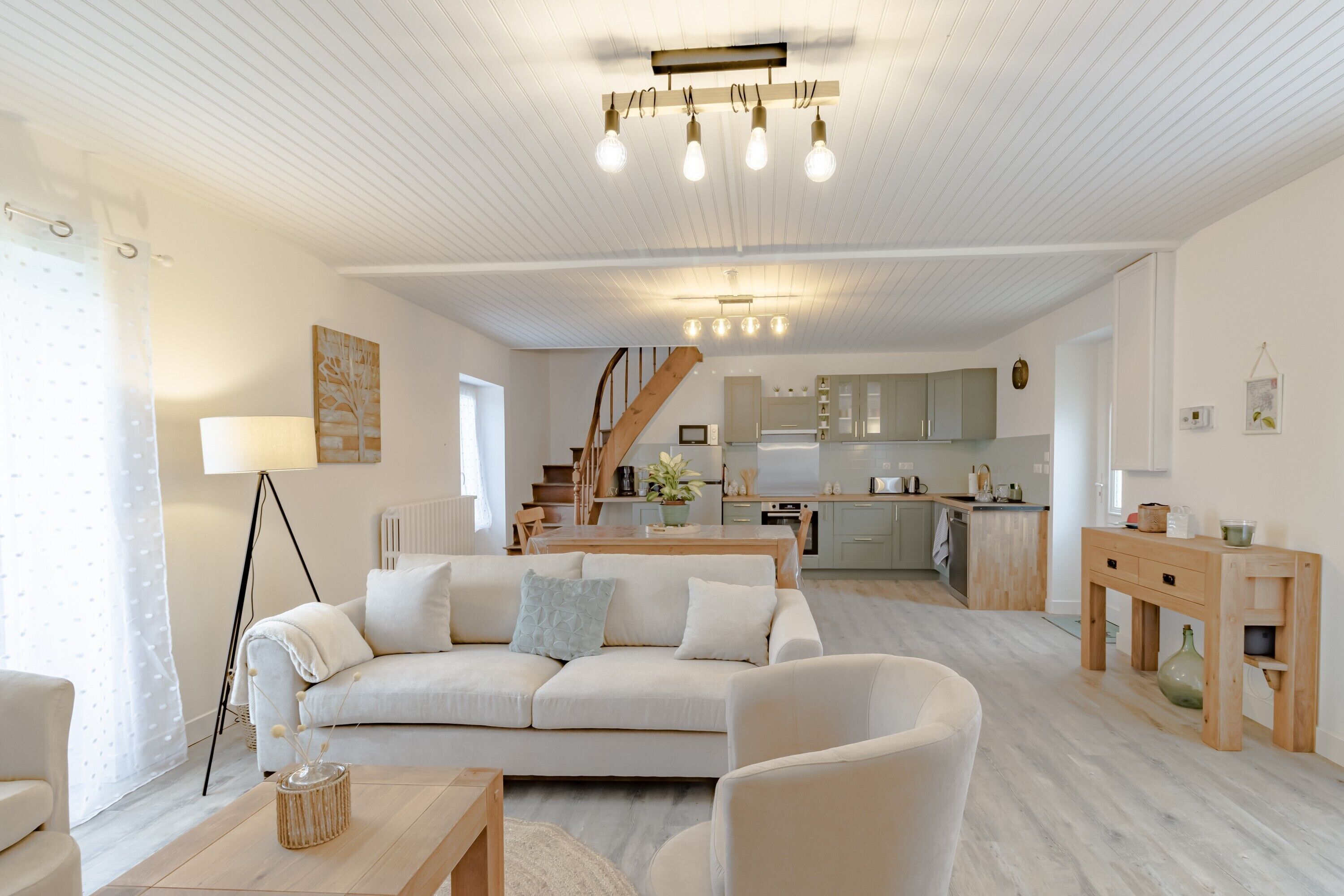 Télévision, table de tennis de table