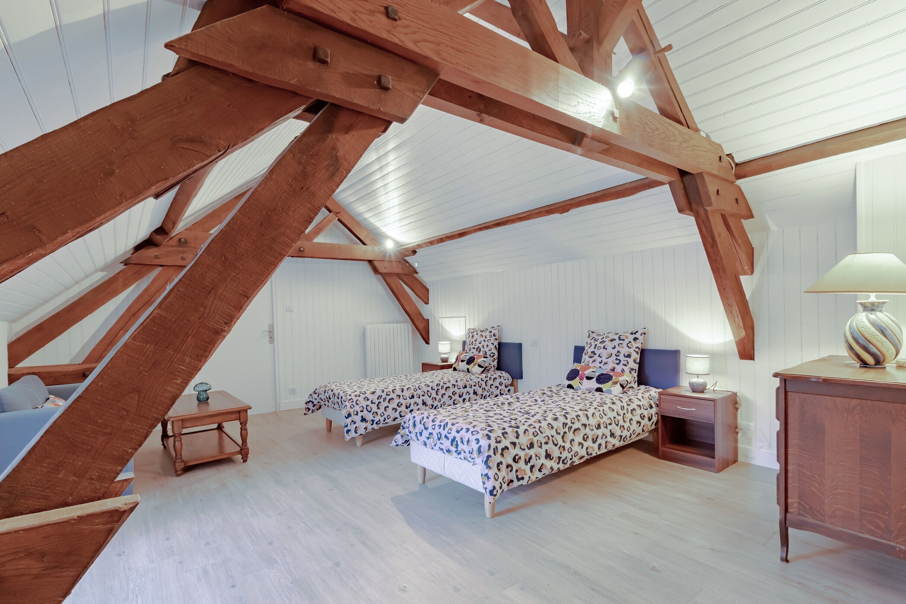 3 chambres, fer et planche à repasser, Wi-Fi gratuit, draps fournis