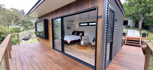 Tranquil Studio Retreat in Leura with Private Bush Outlook.