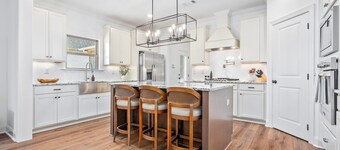 Plainsman Retreat-4min to AU, Pickleball, FirePit+