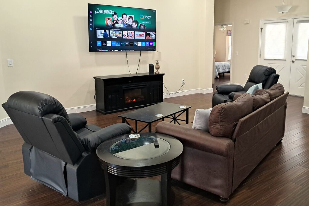 智能电视、壁炉