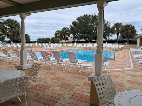 Villa Located Within Walking Distance of Spanish Springs And Shopping Amenities.