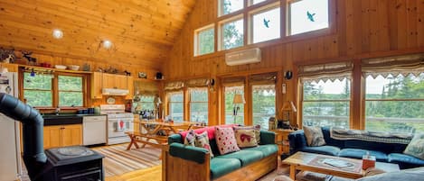 Televisión, libros y estéreo