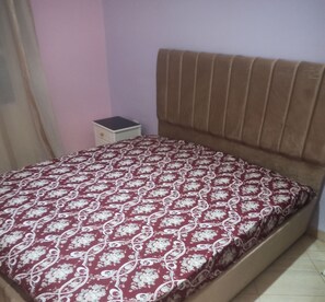 2 bedrooms, bed sheets