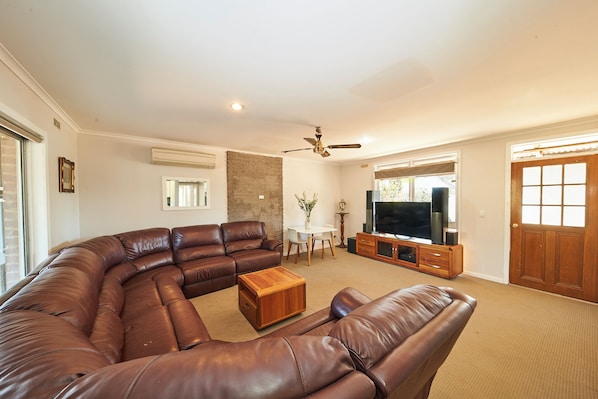 Living area - Thoona Eco Resort (Thoona)