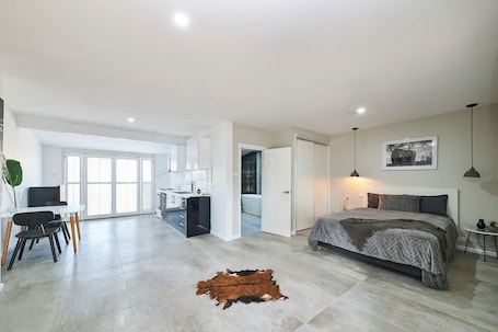 4 habitaciones, tabla de planchar con plancha y wifi gratis