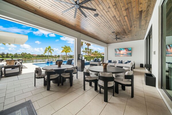 Outdoor dining