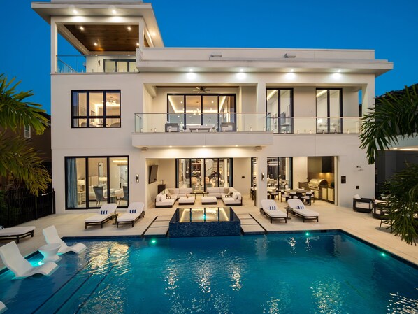 Pool - Reunion Elegance - TT483 (Reunion)