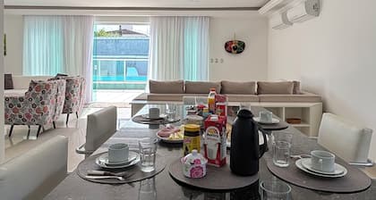 House on the beach in Pernambuco - GuarujĂĄ Very spacious! 6 minutes walk from the beach!