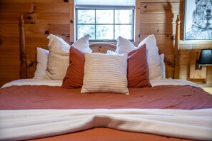 5 habitaciones, escritorio y tabla de planchar con plancha 