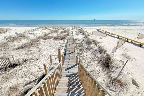 DIRECT BEACH FRONT HOUSE IN FORT MORGAN!