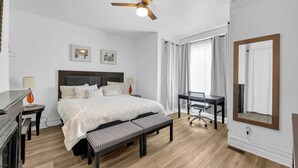 3 bedrooms, WiFi, bed sheets - Detroit 3BR in Mexicantown | Sleeps 7 + WiFi (Detroit)