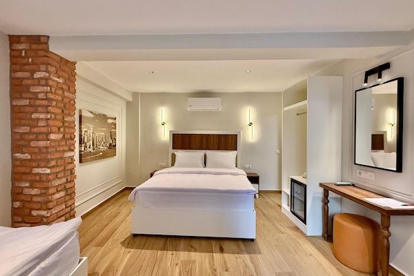Triple Room, Balcony, Garden View | Premium bedding, minibar, soundproofing, cribs (free)