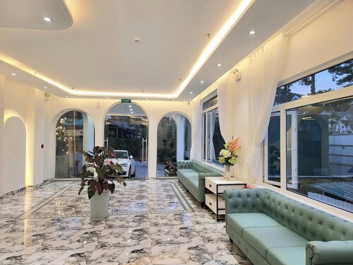 Le's Dalat Sky Hotel 