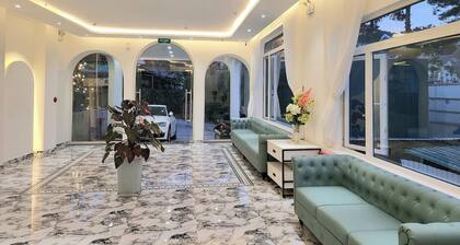 Le's Dalat Sky Hotel