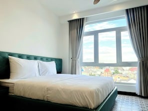 Superior Double Room | Desk, blackout drapes, soundproofing, free WiFi