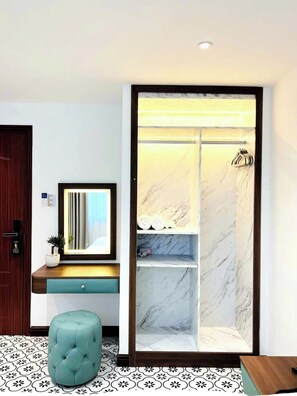 Double Room | Desk, blackout drapes, soundproofing, free WiFi