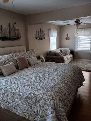 3 slaapkamers, een strijkplank/strijkijzer, wifi