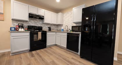 Stunning Mid-Valley House with Texas Size Backyard in Weslaco