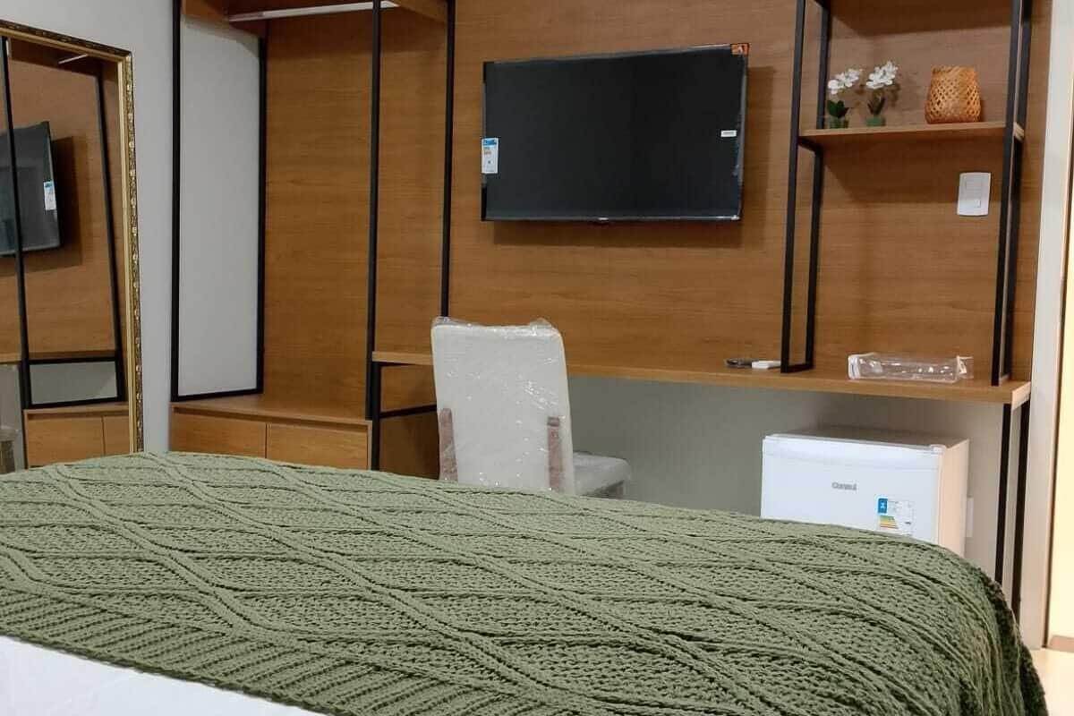 办公桌、笔记本电脑工作区、熨斗/熨板、免费 WiFi