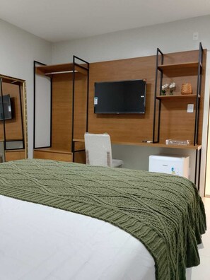 Desk, laptop workspace, iron/ironing board, free WiFi