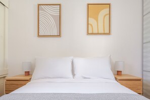 1 chambre, fer et planche à repasser, Wi-Fi, literie fournie