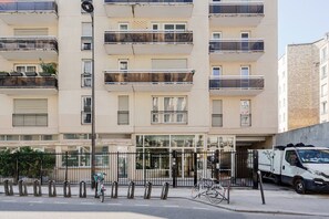 Exterior - Blueground | Oberkampf, washer, nr cemetery (Paris)