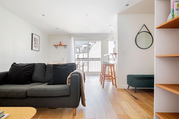 TV, stereo - Blueground | Oberkampf, washer, nr cemetery (Paris)