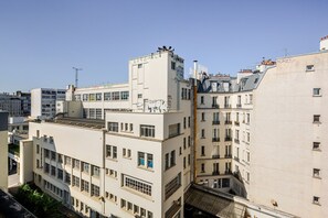 Exterior - Blueground | Oberkampf, washer, nr cemetery (Paris)