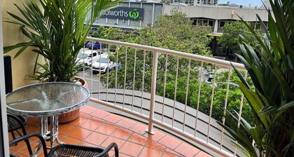 Hidden Gem apartment in the heart of Cairns. Free Parking