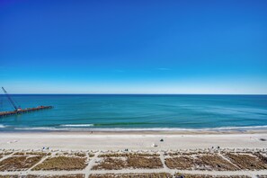 On the beach - Ocean View Efficiency, Newly Renovated,Jacuzzi Tub (Myrtle Beach)