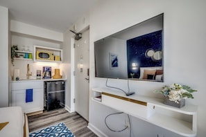 1 chambre, fer et planche à repasser, Wi-Fi gratuit, draps fournis