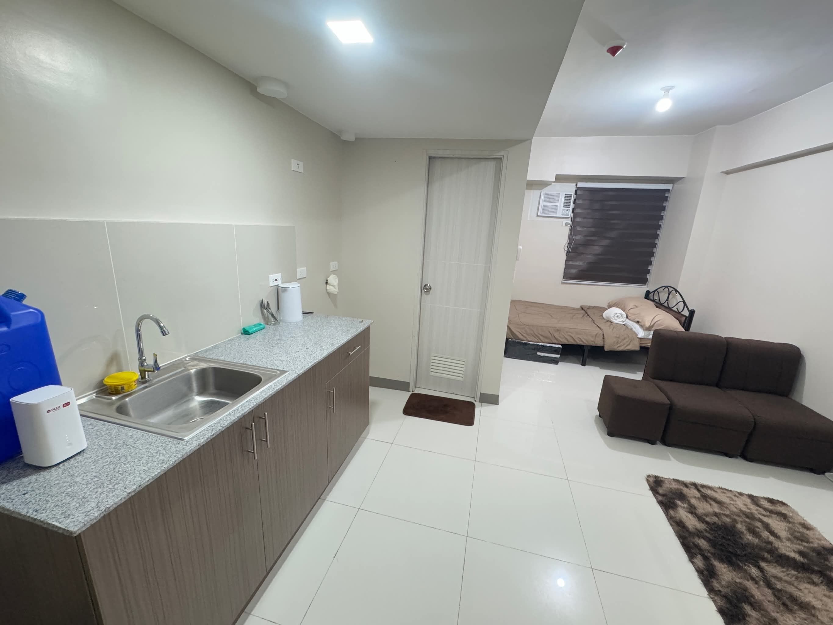 1 bedroom, desk, WiFi, bed sheets